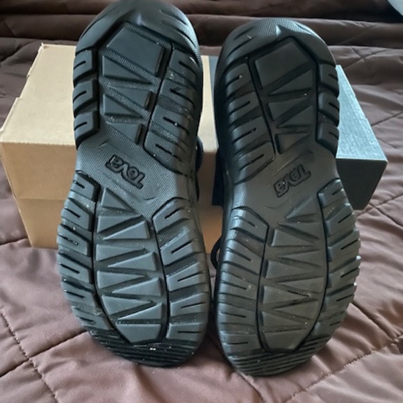 Teva- Women's Hurricane XLT Infinity Size 7. - Picture 3 of 4